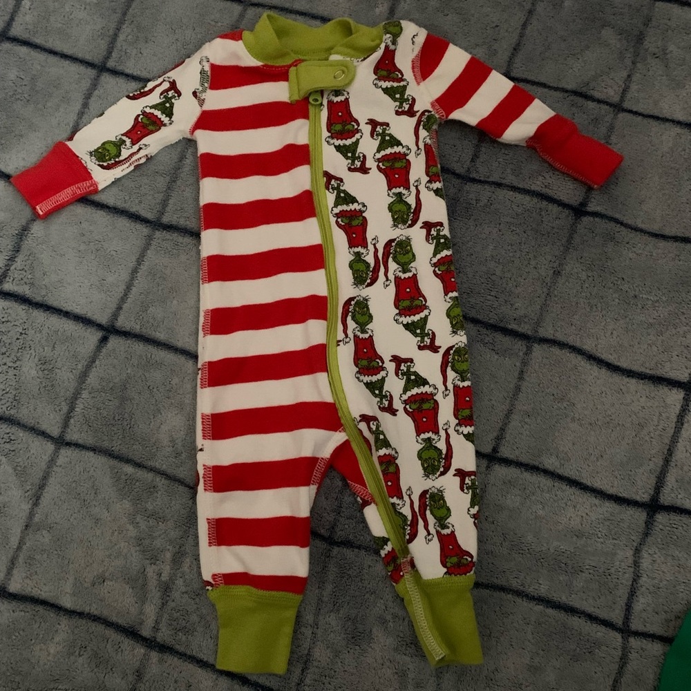 🍒🍒 0-3 Month Hanna Andersson Grinch Christmas Pajamas